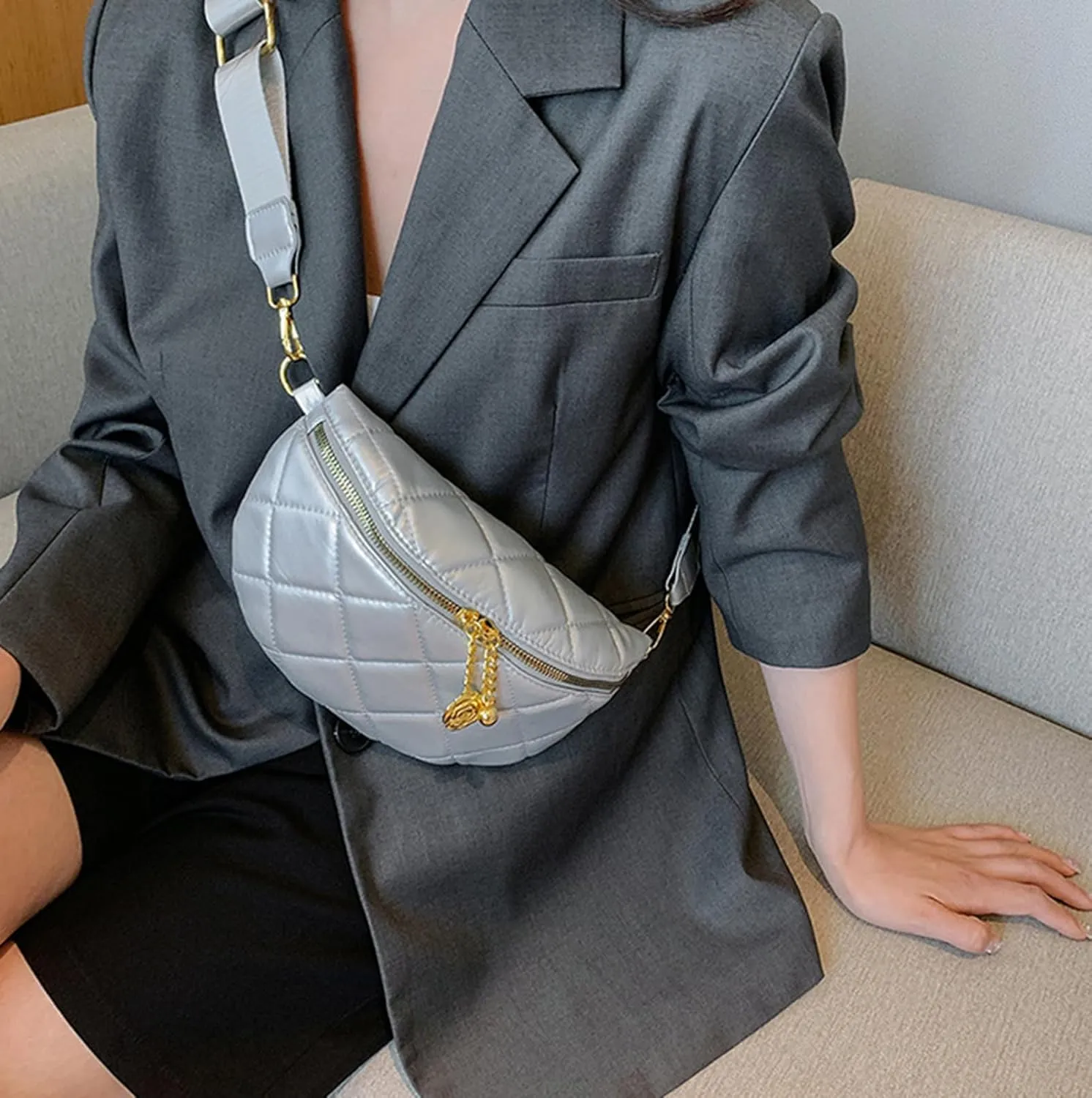 Leather Chest Bag for Women, Chain Belt Bag Fanny Pack Purse Fashionable Crossbody Waist Bags Handbag for Everyday Use Trip Walking Hiking