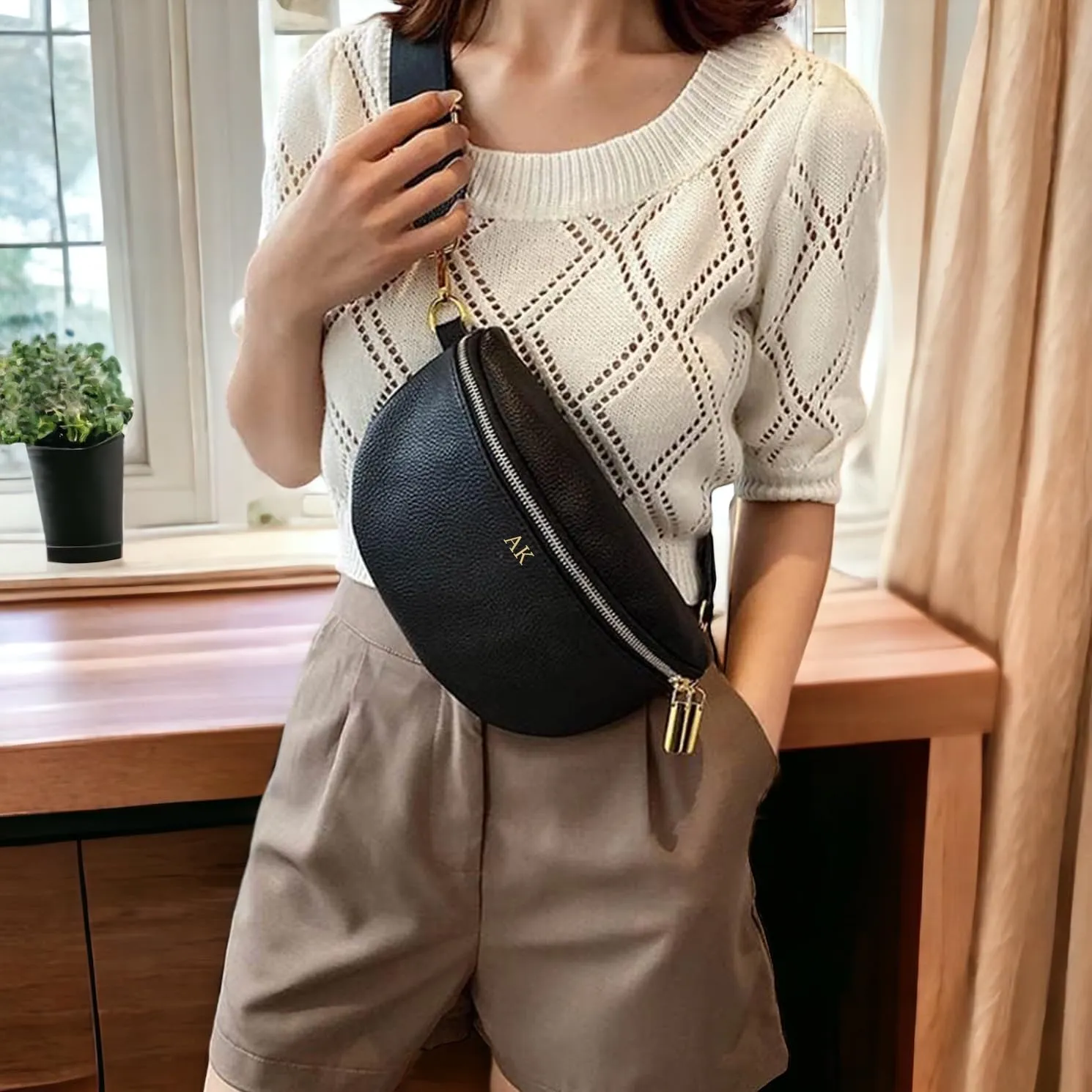 Leather Fanny Pack Crossbody Bags for Women Trendy Sling Bag for Women Small Crossbody Bags for Women Vacation Essentials Handbags Crossbody Purse Belt Bag Travel Backpack (Black Personalized)