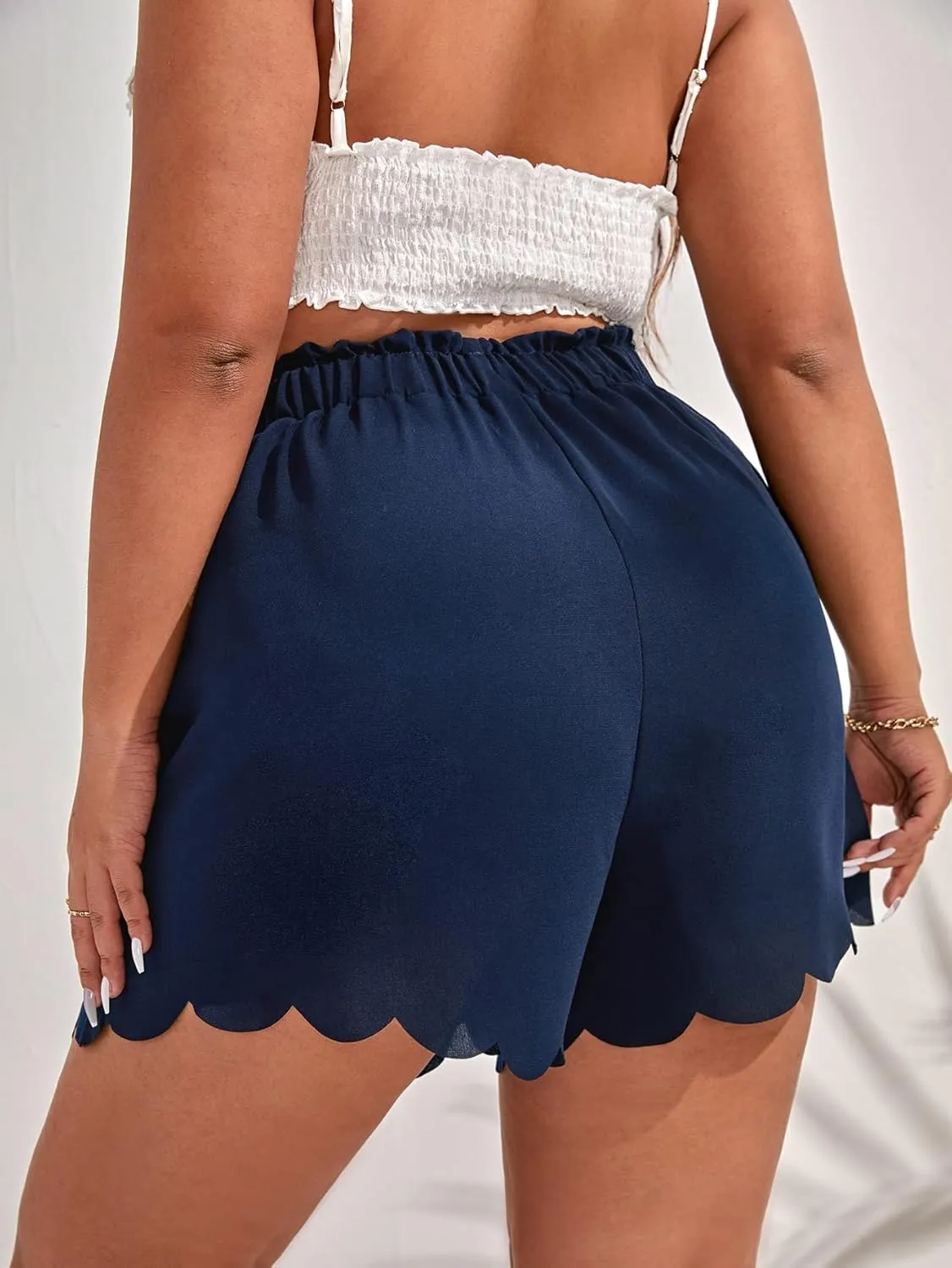 MakeMeChic Women's Plus Size Elastic Waist Scallop Trim Flowy Wide Leg Shorts