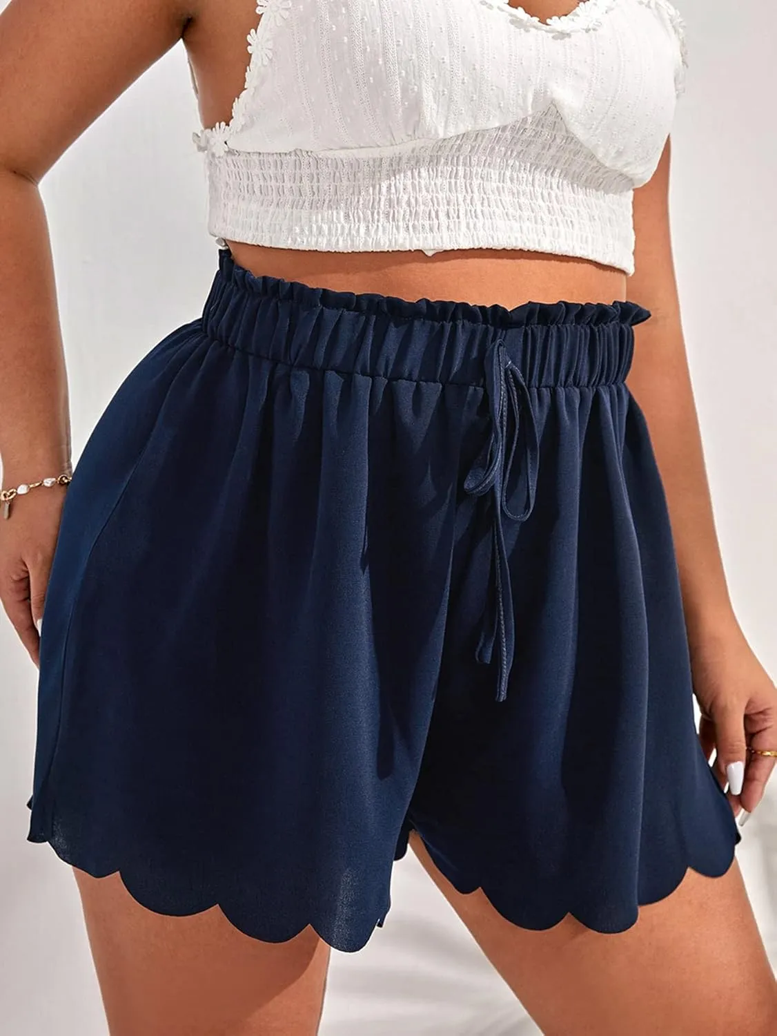 MakeMeChic Women's Plus Size Elastic Waist Scallop Trim Flowy Wide Leg Shorts